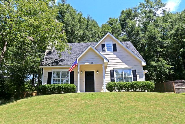 Lake Forest home - Daphne