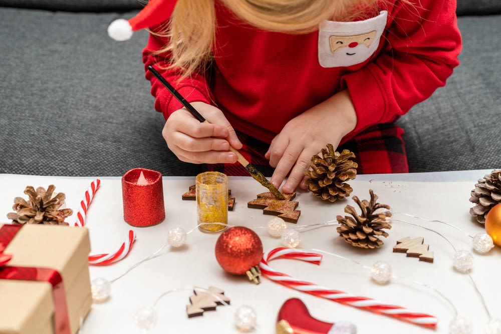 Homemade-Ornament-Crafting Homemade Ornament Crafting