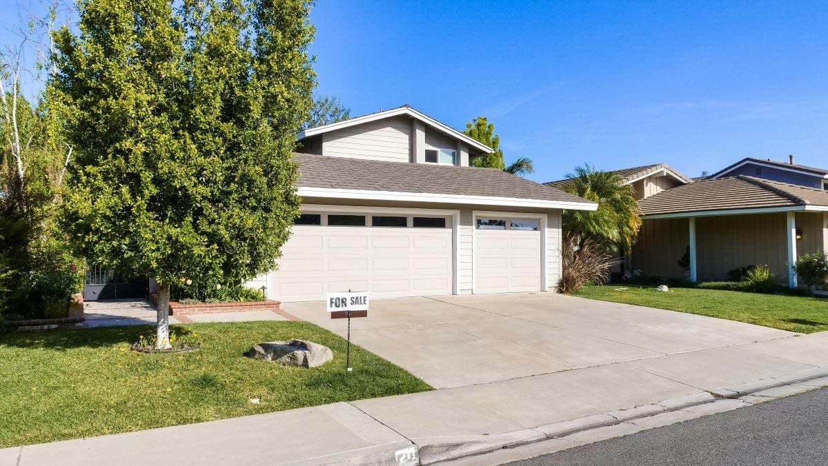 Common mistakes sellers make during open houses can lower interest and cost you a lot of offers House with a yard