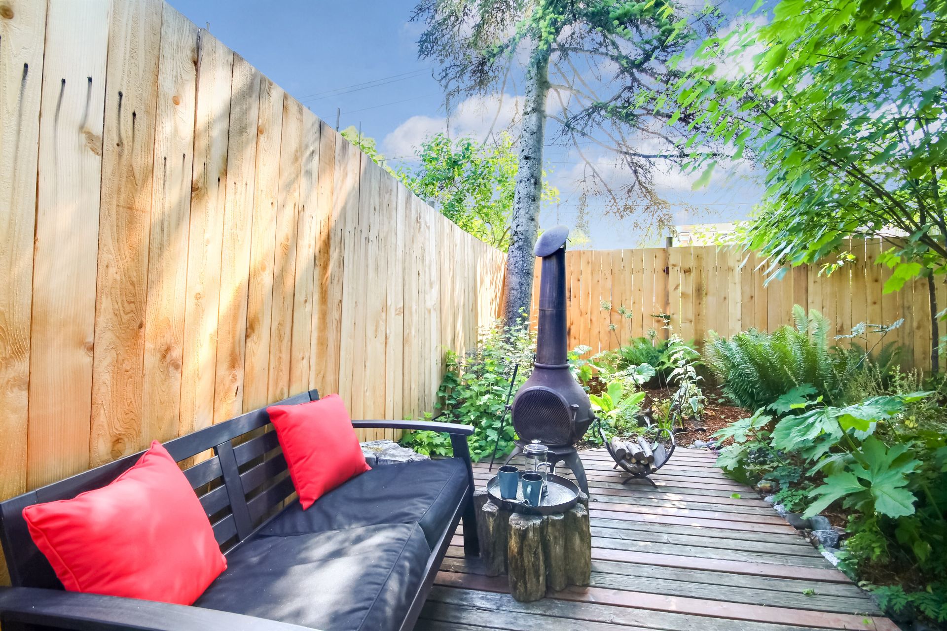 Private Front Yard, Kim Mulligan