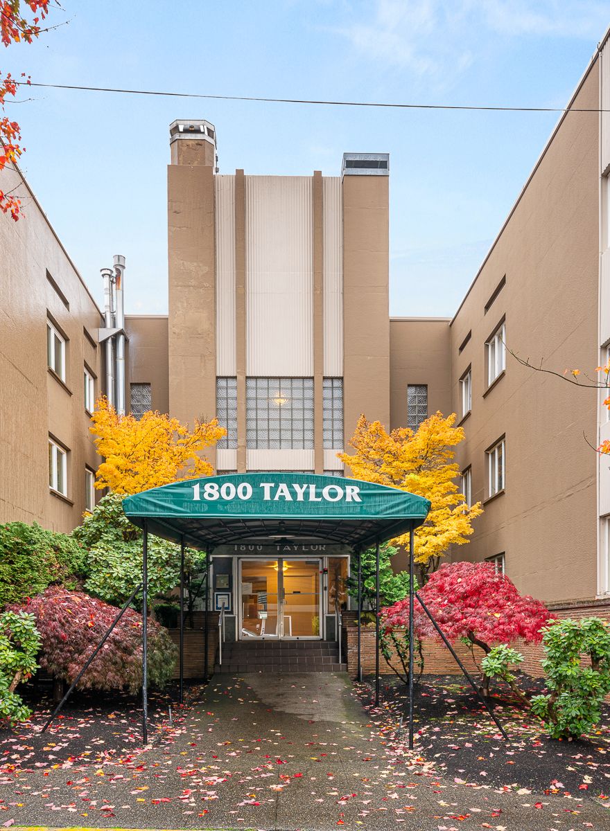 Located in it's own cul-de-sac in the Queen Anne Greenbelt