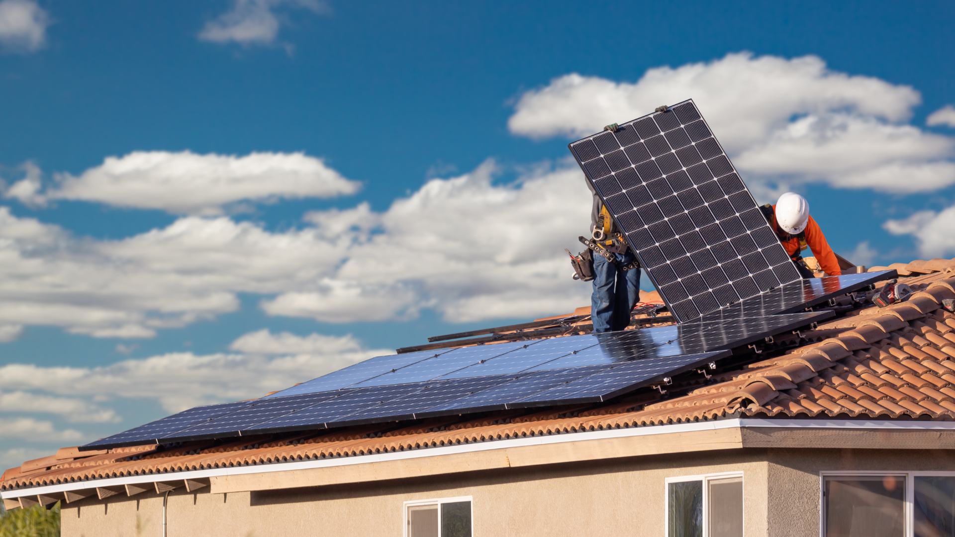 men-installing-solar-panels men installing solar panels