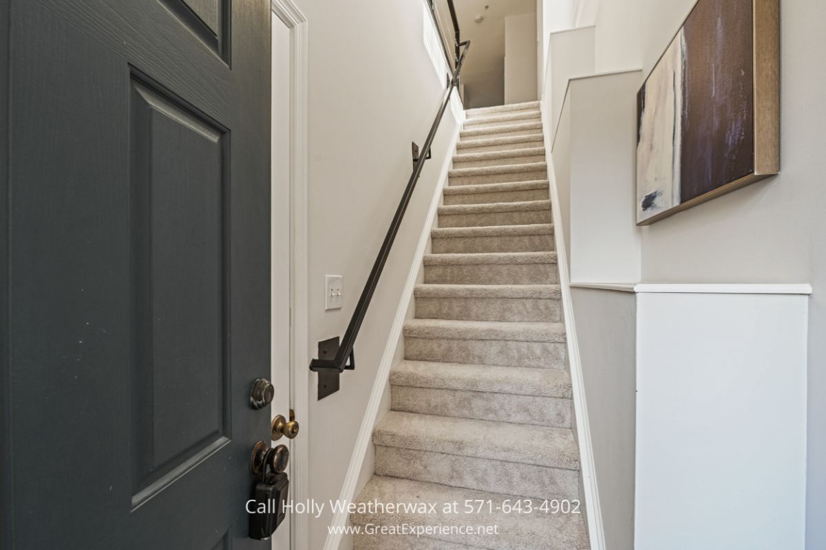 Home in North Reston - Escape to your own private retreat with this peaceful Reston VA home for sale. A move-in-ready Reston VA condo in a fantastic location