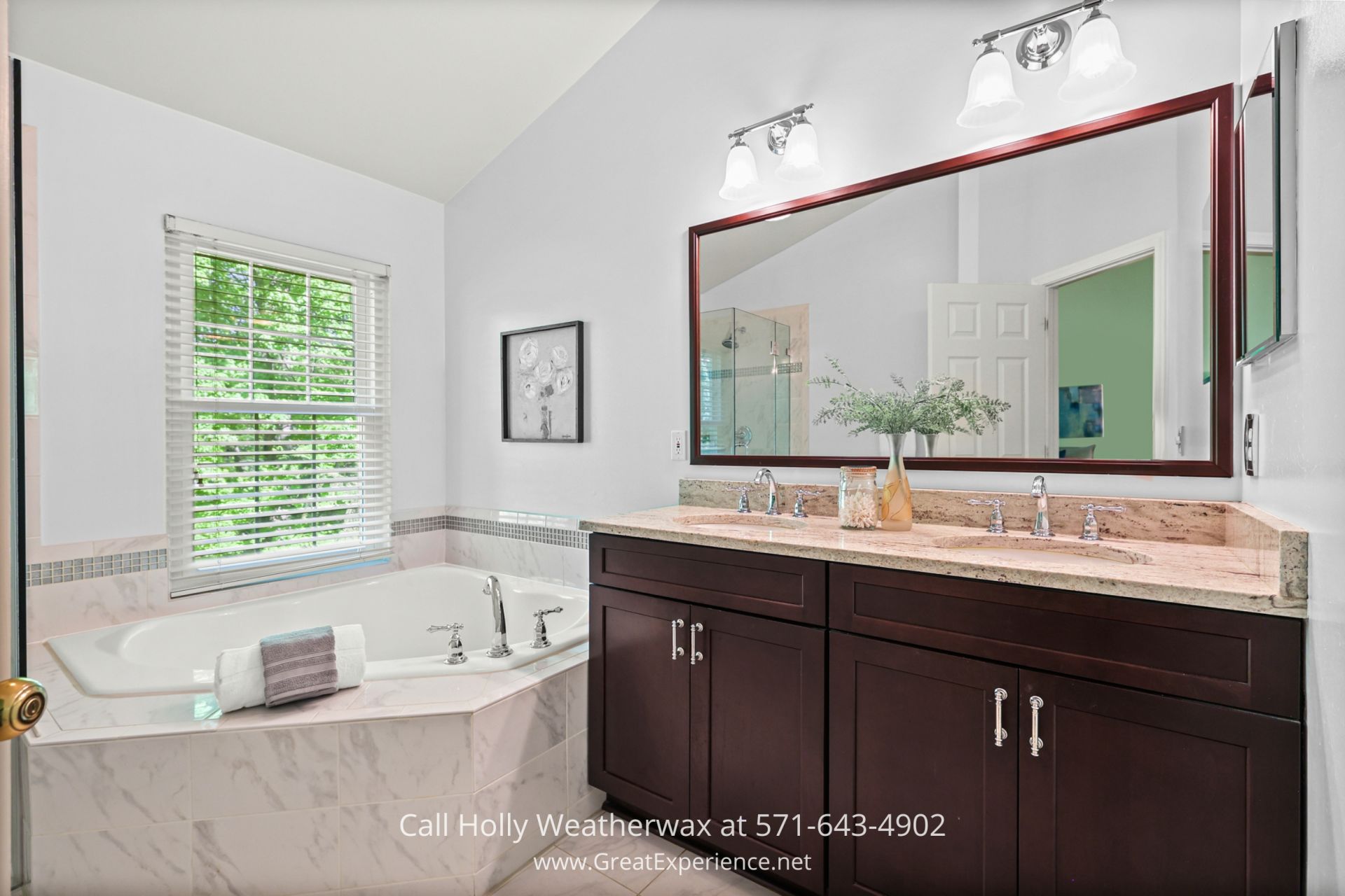 Home for Sale in Reston VA - This Reston VA townhouse features a luxurious owner’s bathroom.