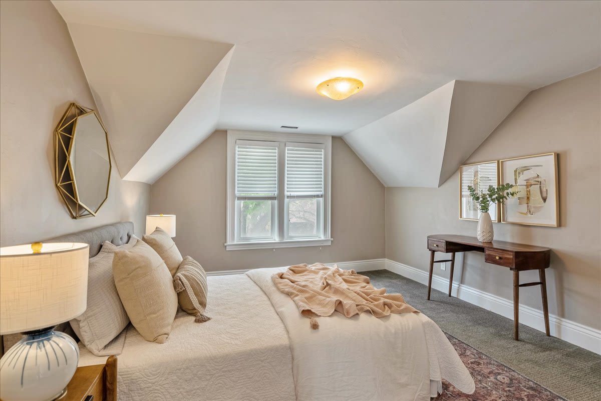 1157 E 3rd Ave upstairs bedroom