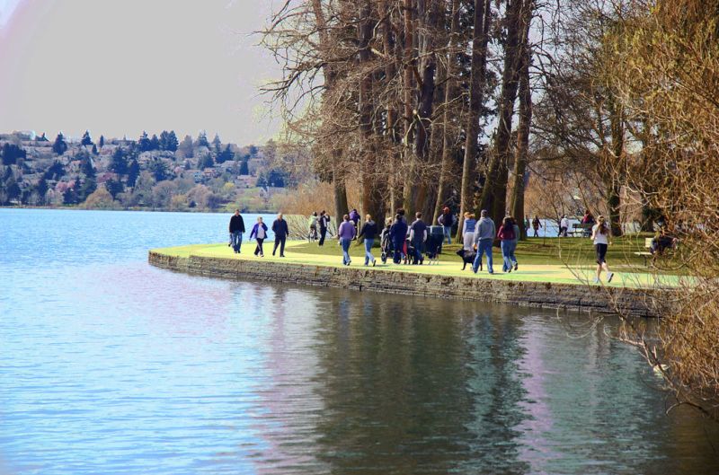 Green Lake walking path and park scenery