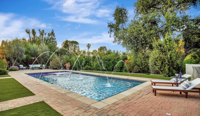 Luxury Woodland Hills real estate