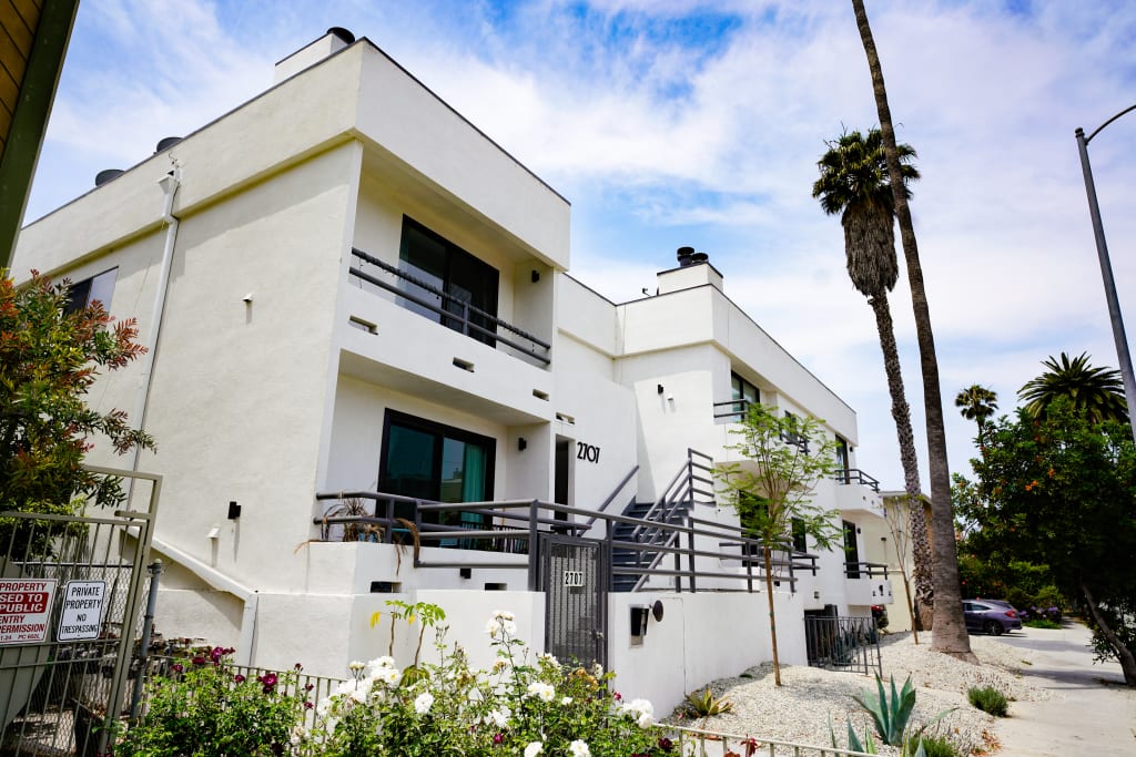 NEW LISTING - Abbot Kinney Boulevard inception-app-prod/MjZjMzc5MWYtYzYwZi00Yzc5LTg2MWMtMjc5OGJlMDNkY2Qx/content/2021/12/26febde9ec1f338fc303b0cef68157d876781193.jpg