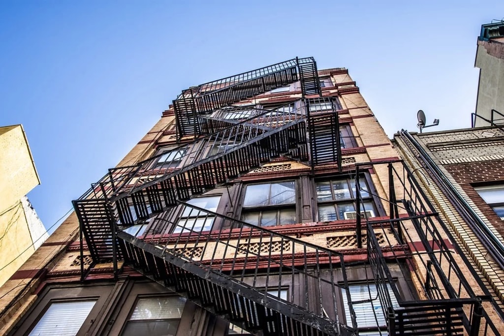 Everything You Need To Know About Selling A House With Tenants inception-app-prod/YjA1ZjUyMTItZDAzNC00ZDg0LWJiYmUtMWM2YmQ0NWEzYjIz/content/2020/02/ZXZlcnl0aGluZy15b3UtbmVlZC10by1rbm93LWFib3V0LXNl-2.jpg