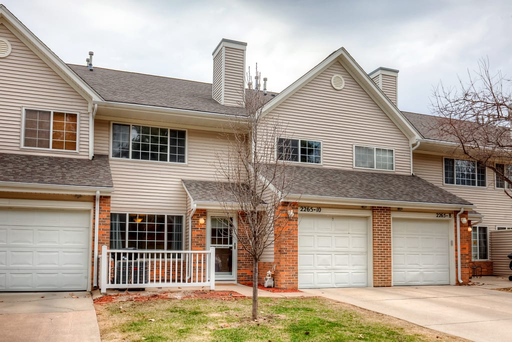 SOLD in West Des Moines! Excellent Two Story Townhome! inception-app-prod/ZGM3MjVjZTgtM2M4OC00YzRiLWE2MTgtYTk0MDhmMTdjMzli/content/2022/03/4cb2d9decf6386520236e986fa323aae763ab617.jpg