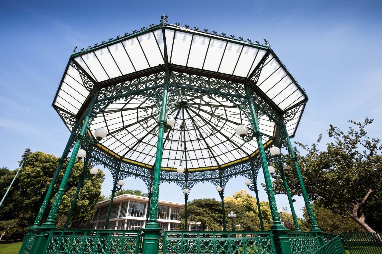 Ravenswood inception-app-prod/MWU5MmJjNTQtMjJhOS00MzRmLWIxMGYtMjUyYmIxMzlkYWJi%2Fcontent%2F2018%2F10%2FNorth - Ravenswood - Welles Park Bandstand -176110457.jpg