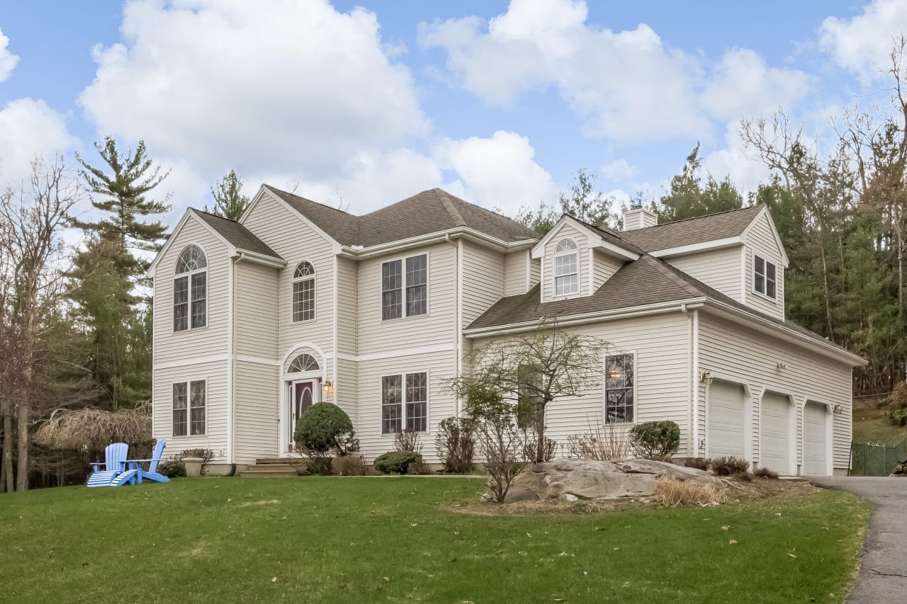 Wilbraham/Hampden Homes inception-app-prod/MjgwOTEwYmMtNTM2MC00YTRlLWFhZTMtOWEyMjIxMmQ3ODBk/content/2019/06/001-photo--1913151.jpg