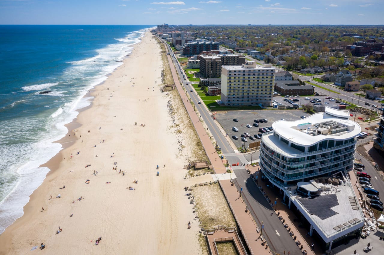 Long Branch inception-app-prod/MzZhOGRhZDktZDI4ZC00MWQwLWE2MjMtOTdmYjUwZTRhYmRk/content/2021/05/Long_Branch.jpg