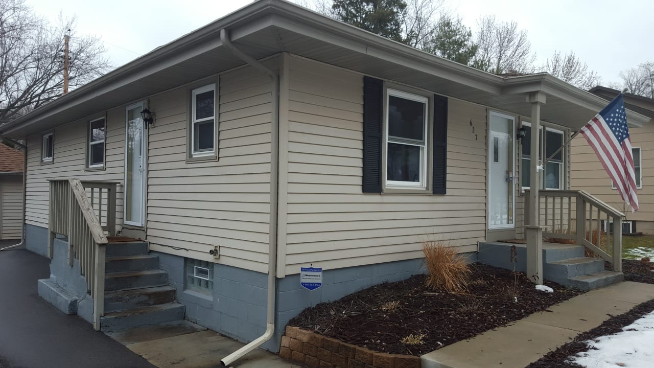 Fridley Homes For Sale inception-app-prod/NDRkOWQ0NmUtZTM1Yi00MzU1LTllMjctYzEzNzg4NDFiZGVi/content/2021/02/fridley-home-for-sale.jpg