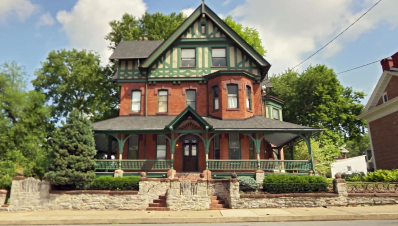 Homes For Sale in Marietta, PA inception-app-prod/NTBmZTc1MmItNWRkZi00MWQzLThkMWMtMWYwNzc2YjIzODhi/content/2021/10/b5b0ab8eeb8033de6a017437c1836d878cda3172.png