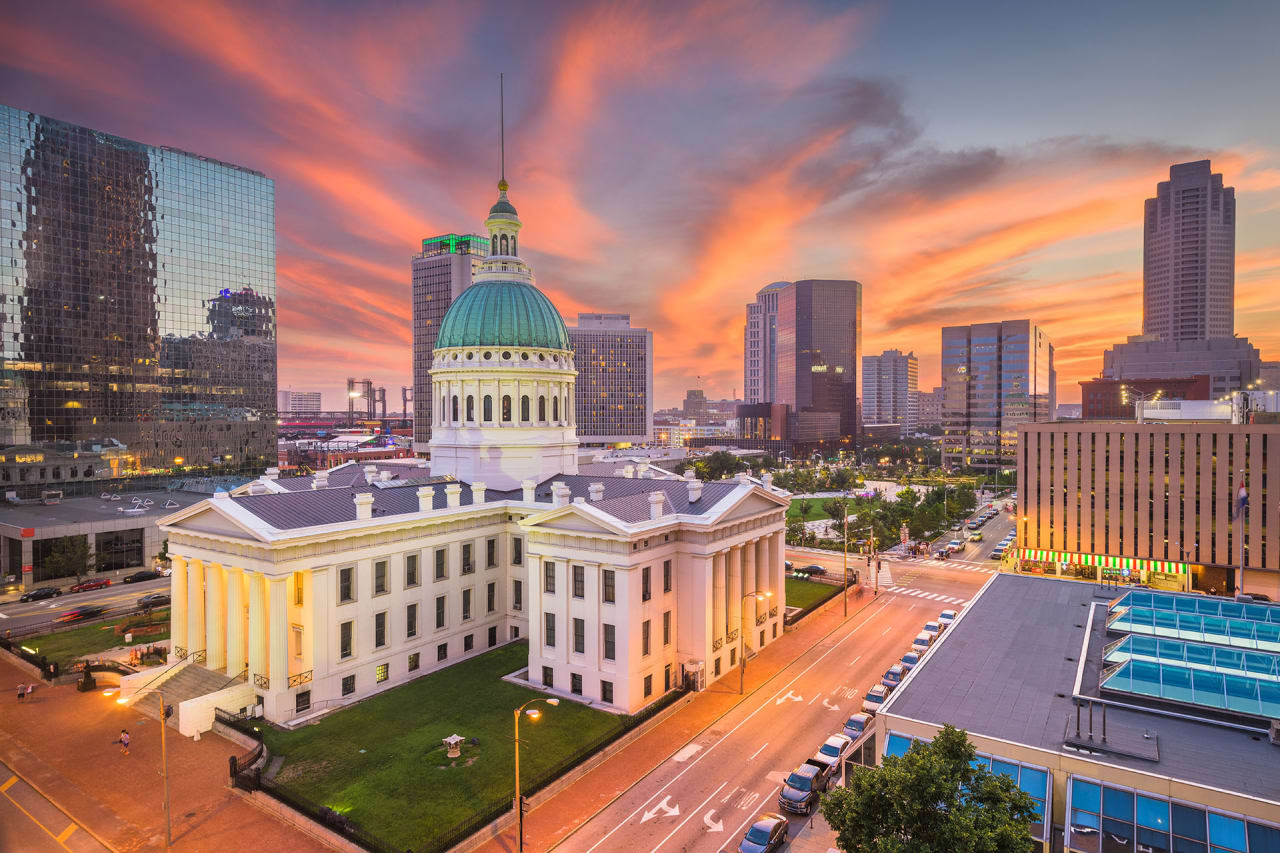 University City inception-app-prod/NTRhNjRhOGQtZTUxOS00YmI1LWI1YjctNGEyODRlY2IzMDE1/content/2021/01/shutterstock1271468008.jpg