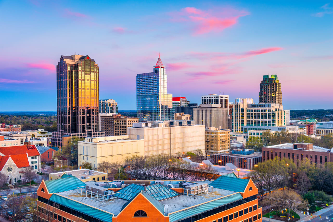 Raleigh homes for sale inception-app-prod/NWYzNjNiYTktNzZkMS00NDEwLTkzNDctMzY1YmRkNzFhY2Fi/content/2021/01/istock-698826868.jpg