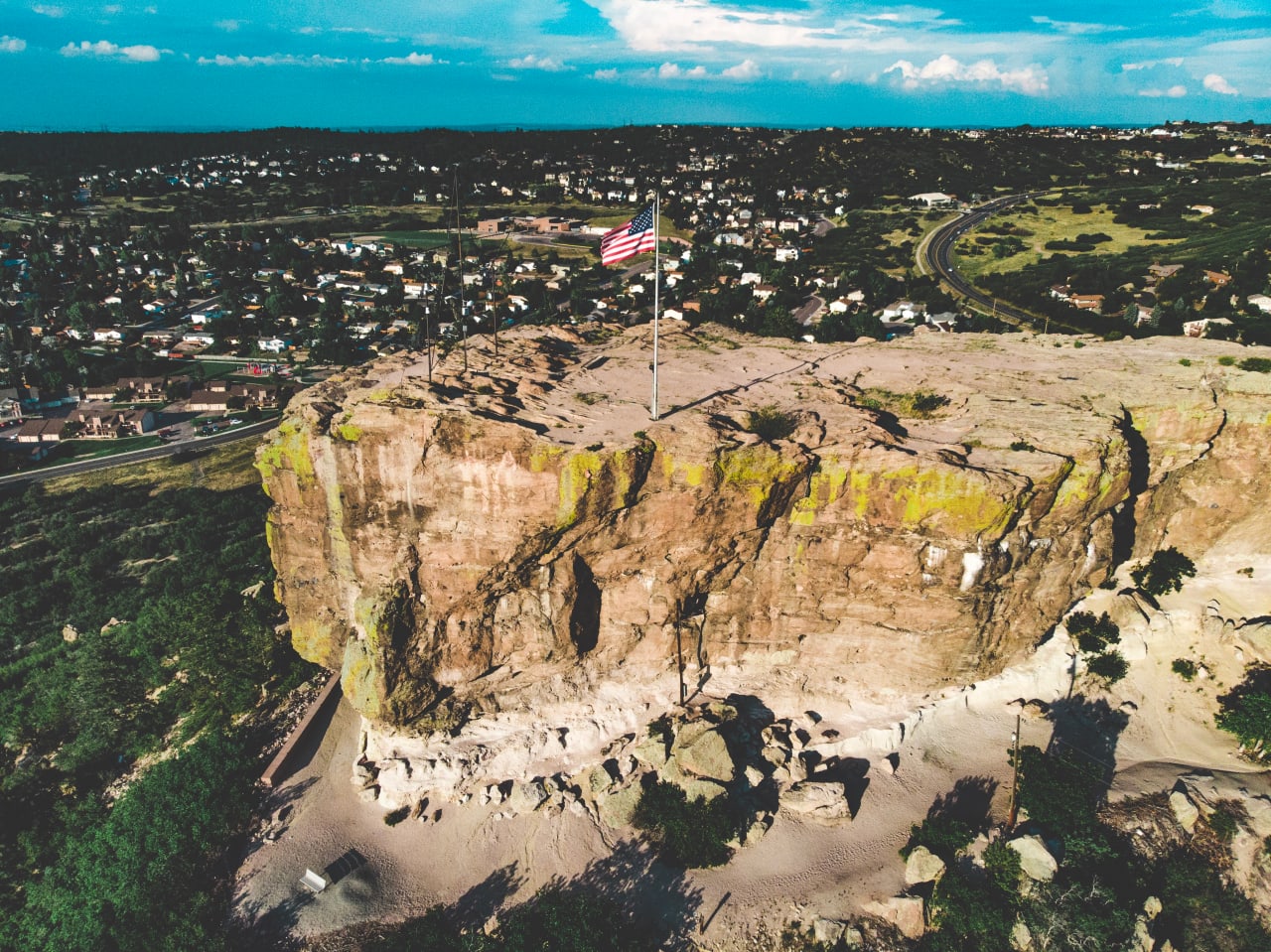 Castle Rock inception-app-prod/NmFmNWQwNWItNGFiOS00YmZhLWFmMzQtMGI5NmU5OWU3OGEy/content/2021/11/6bbadf136c2aae3b42d47f7889c1dc4650ce4653.jpg