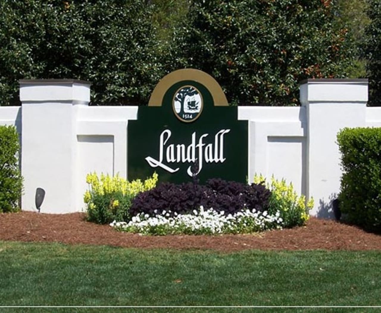 Landfall inception-app-prod/NzNlMjVjZTAtOWE4ZS00MGI4LTgyYTAtN2Y4ZTc0YjA5OWYz/content/2020/10/landfall-sign.jpg