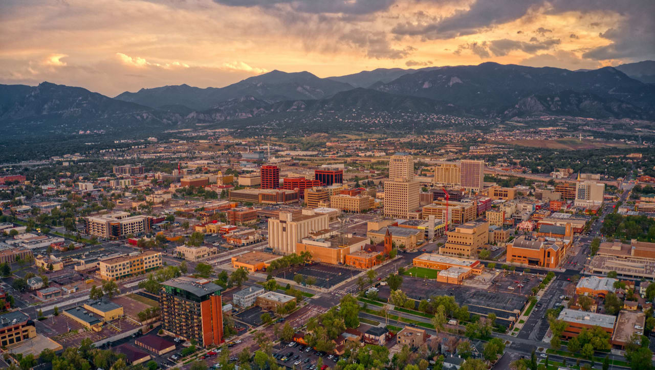 Colorado Springs inception-app-prod/OTY3YTZiMmMtYWRmYS00ODYwLThlY2ItYjBjZmIzZjQzMWJi/content/2021/04/shutterstock_1803502900%281%29.jpg