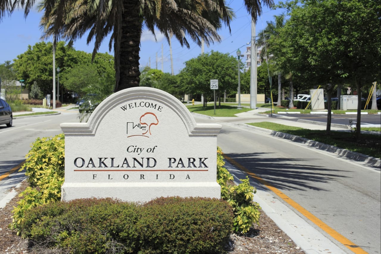 Oakland Park Homes For Sale inception-app-prod/YTcxNjE4MDYtOGU5Yi00ZmZiLTgxNWQtYzIyYTQ0ZjkwNGZh/content/2020/11/oakland-park-florida-welcome-sign-37365340-2.jpg