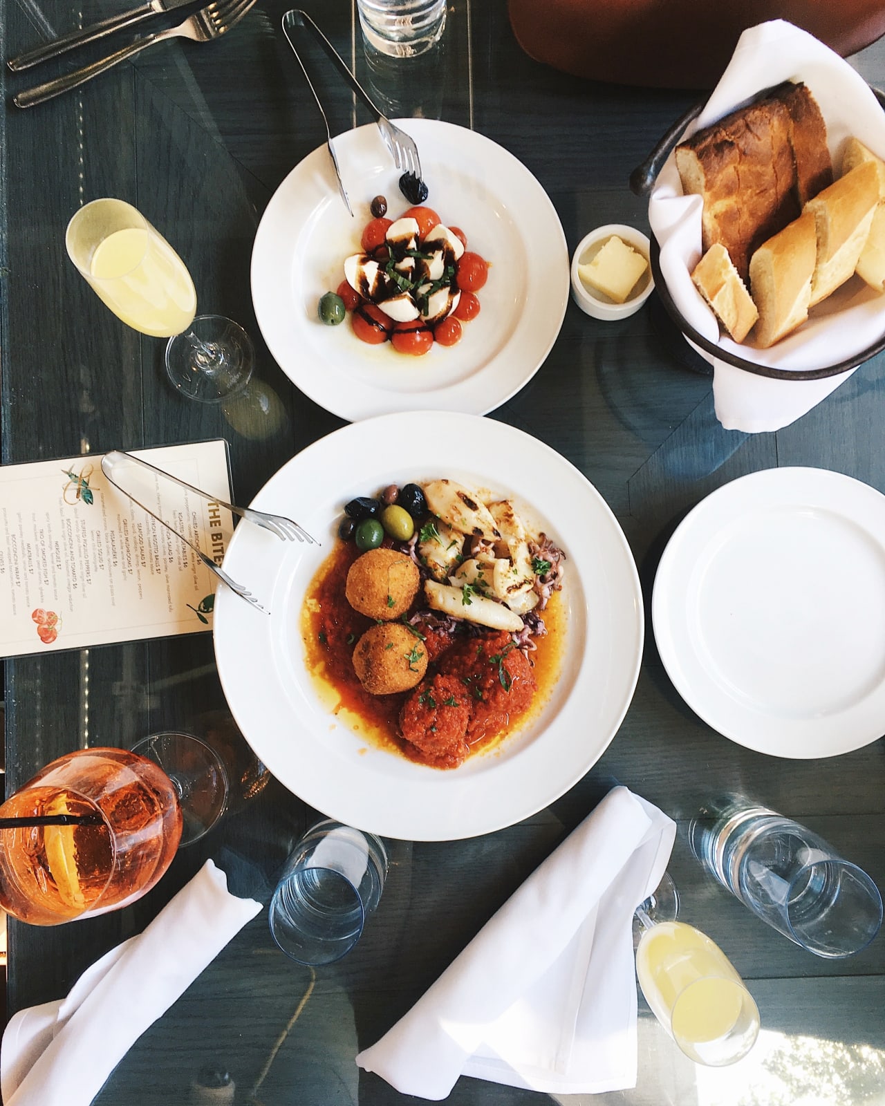 Westport RESTAURANTS inception-app-prod/YmRjMWQwZjAtNjI0ZS00NzE5LWIxYjYtZmQwODE5ZGZiMTc3/content/2020/08/stil-u2lp8txicjw-unsplash.jpg