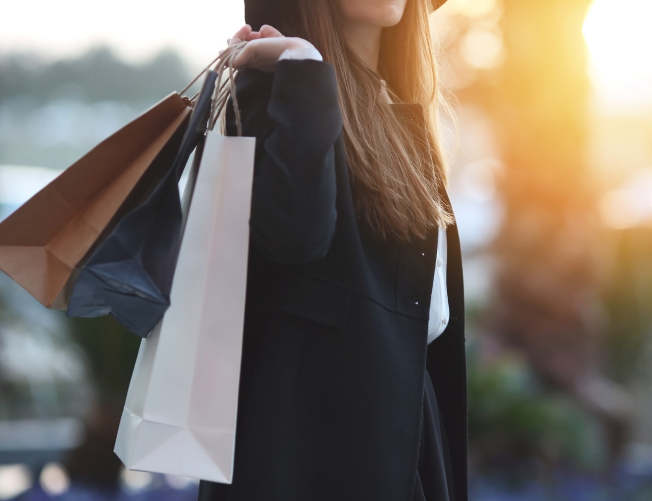 Westport SHOPPING inception-app-prod/YmRjMWQwZjAtNjI0ZS00NzE5LWIxYjYtZmQwODE5ZGZiMTc3/content/2021/04/Shopping.png