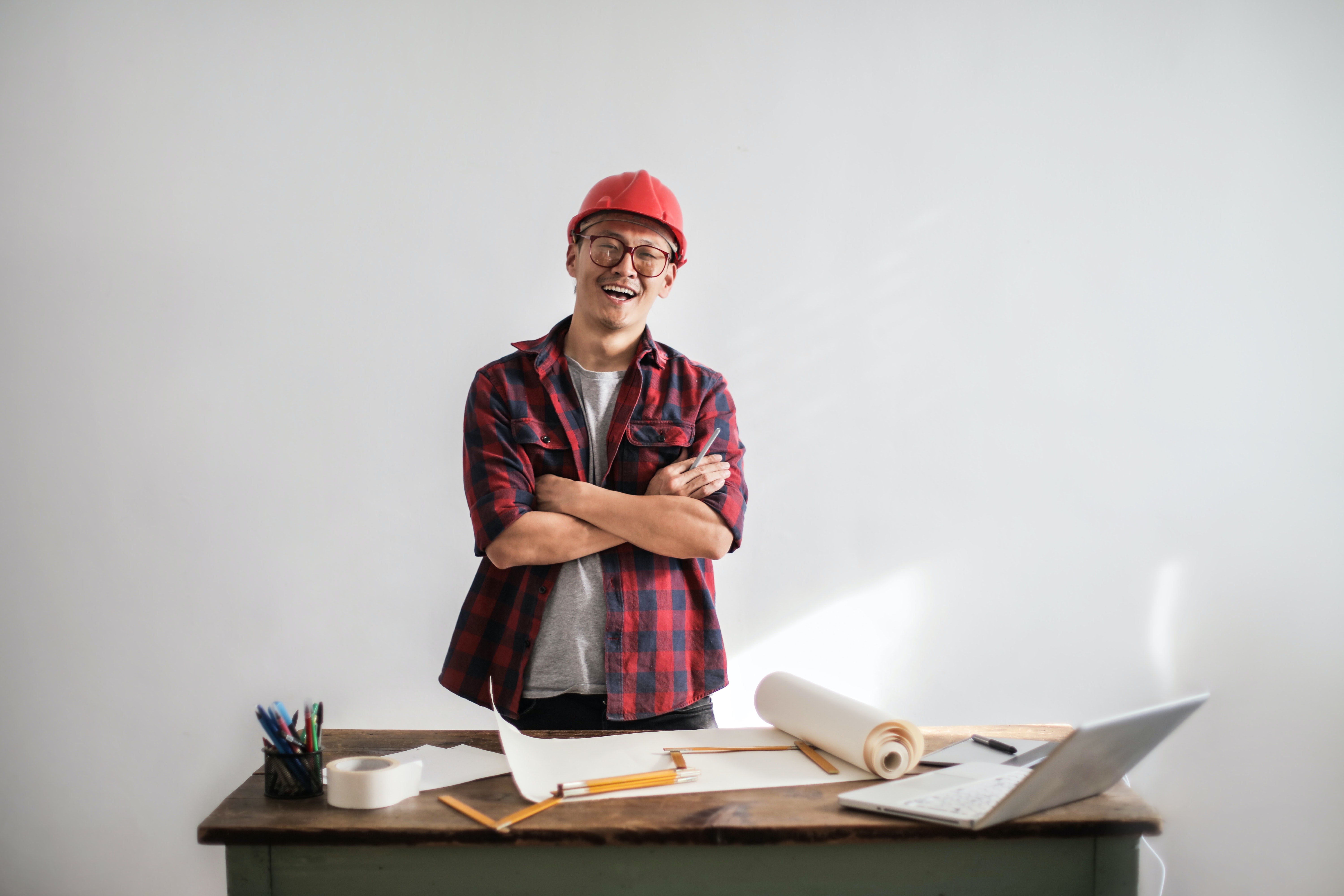 Builders/Contractors inception-app-prod/NjNlOTFlODgtYjI2MC00YmZkLTljMjItMjM5ZmNmNmQ5NDE2/content/2020/12/pexels-andrea-piacquadio-3761508.jpg