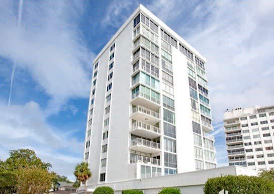 Broadview Towers (Riverside) inception-app-prod/NjQzZWI1MGYtMjg5My00ZDRjLTkzODQtMWI2ZTc2ZjgyNDAz/content/2021/07/jacksonville-broadview-terrace-condos2.jpeg