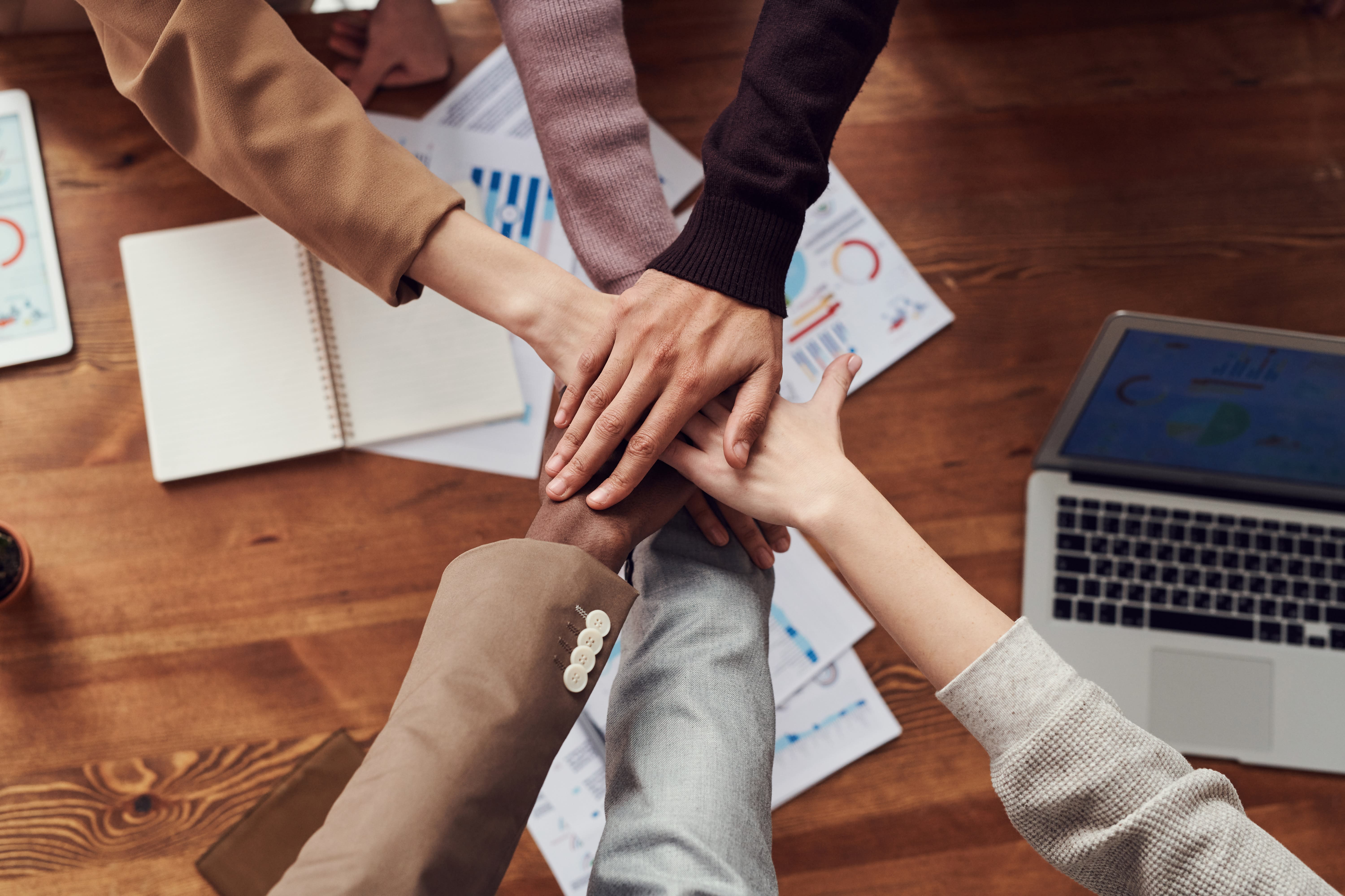 CAM Chat with Cathy: Roles in a Community Association inception-app-prod/NmQyYTRmZTAtOTRiZC00MDUyLTkxYmYtOWY1ZTc1ODk3MzU2/content/2021/07/pexels-fauxels-3184418.jpg