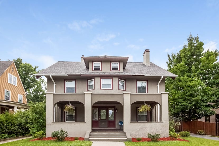 Forest Park Neighborhood inception-app-prod/OWYwMjFiZjktZmI2OC00YjU3LWEwNmItOGE5MjRhZTExOWVh/content/2019/05/001-Front_View-1882132-small-2.jpg