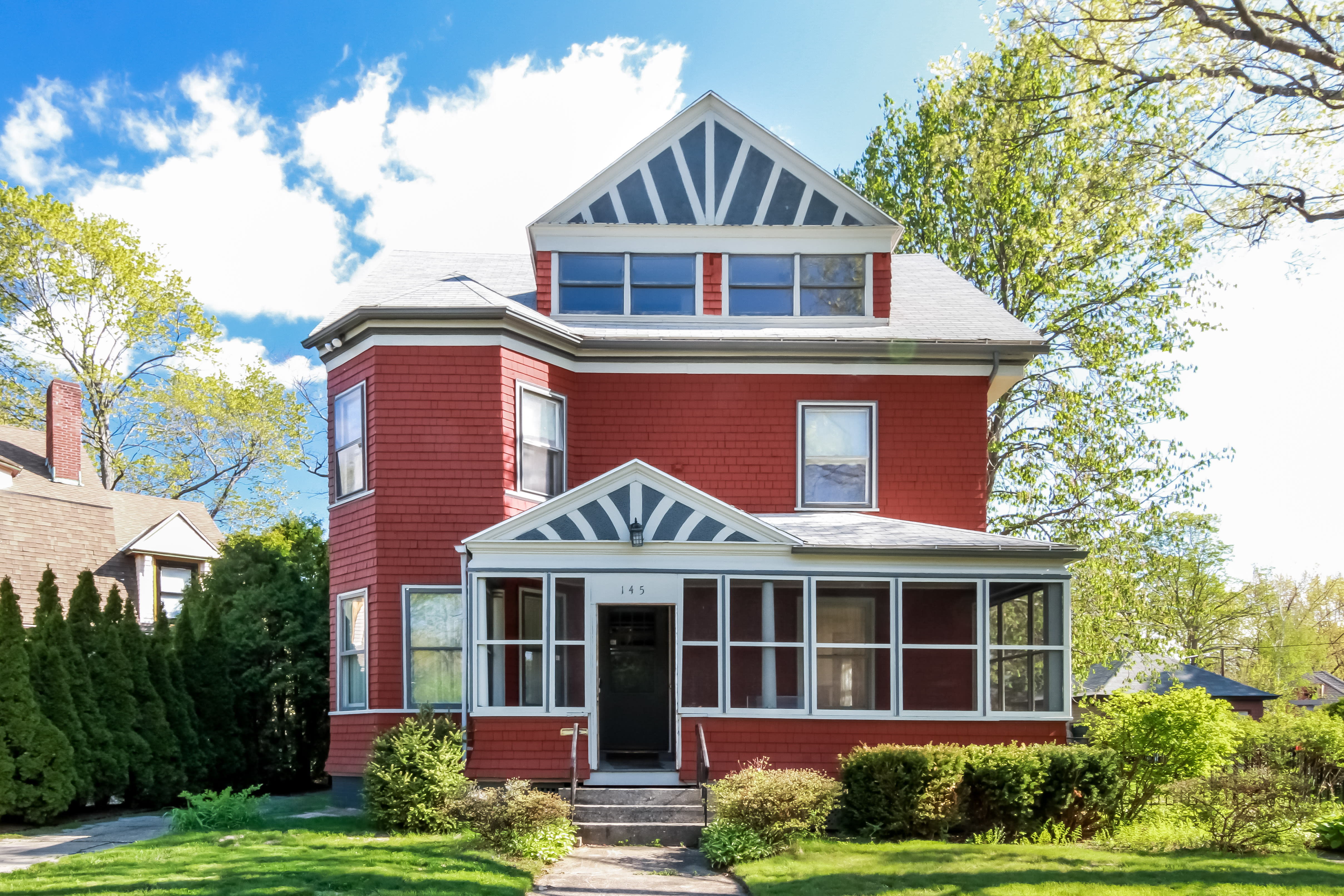 McKnight Neighborhood inception-app-prod/OWYwMjFiZjktZmI2OC00YjU3LWEwNmItOGE5MjRhZTExOWVh/content/2019/06/000-photo-front-view-2720657.jpg