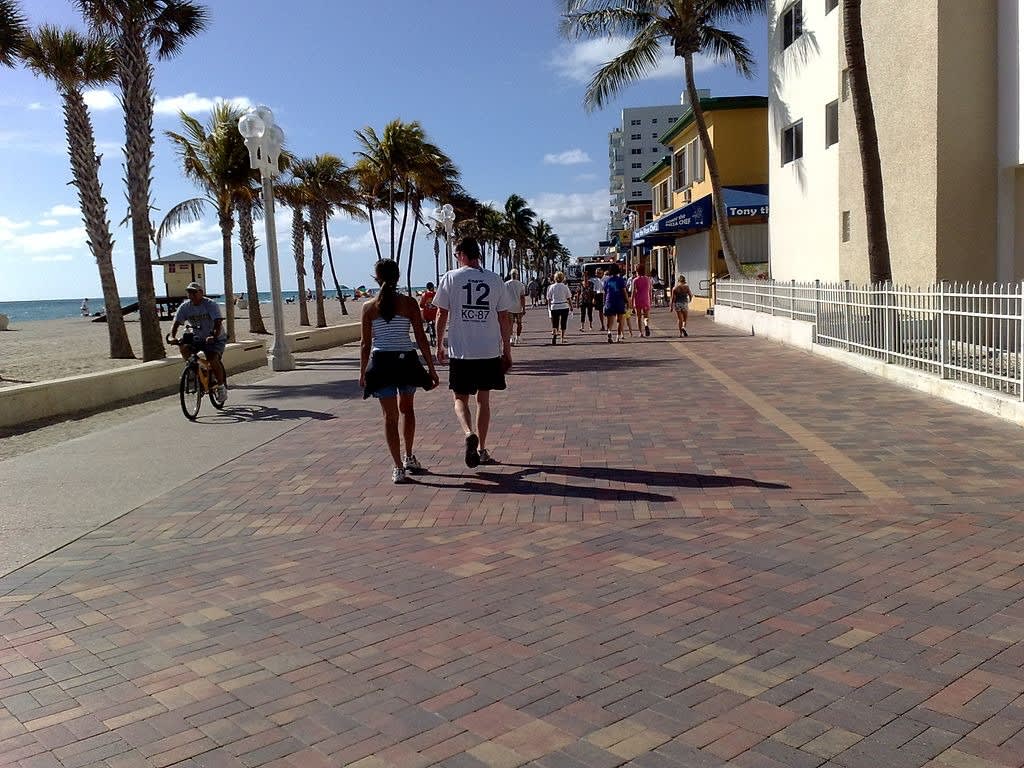 Wilton Manors inception-app-prod/YTcxNjE4MDYtOGU5Yi00ZmZiLTgxNWQtYzIyYTQ0ZjkwNGZh/content/2020/08/hollywoodbeachboardwalk-panoramio.jpg