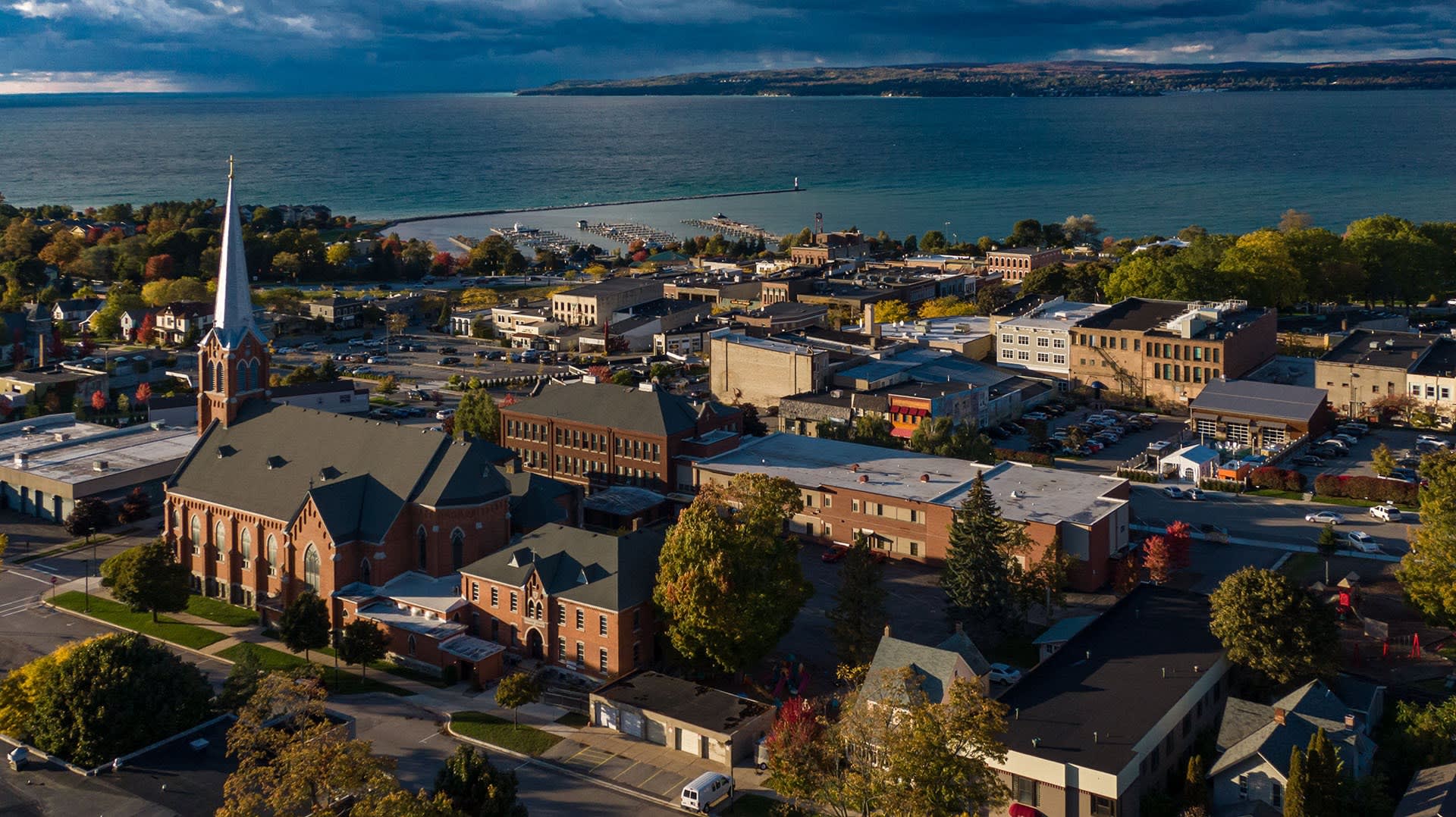 Petoskey inception-app-prod/YzllNTNmNDUtZTAxOC00N2JmLThjYTItMWVmOGMyODQ2MGYy/content/2021/02/shutterstock1536002543.jpg