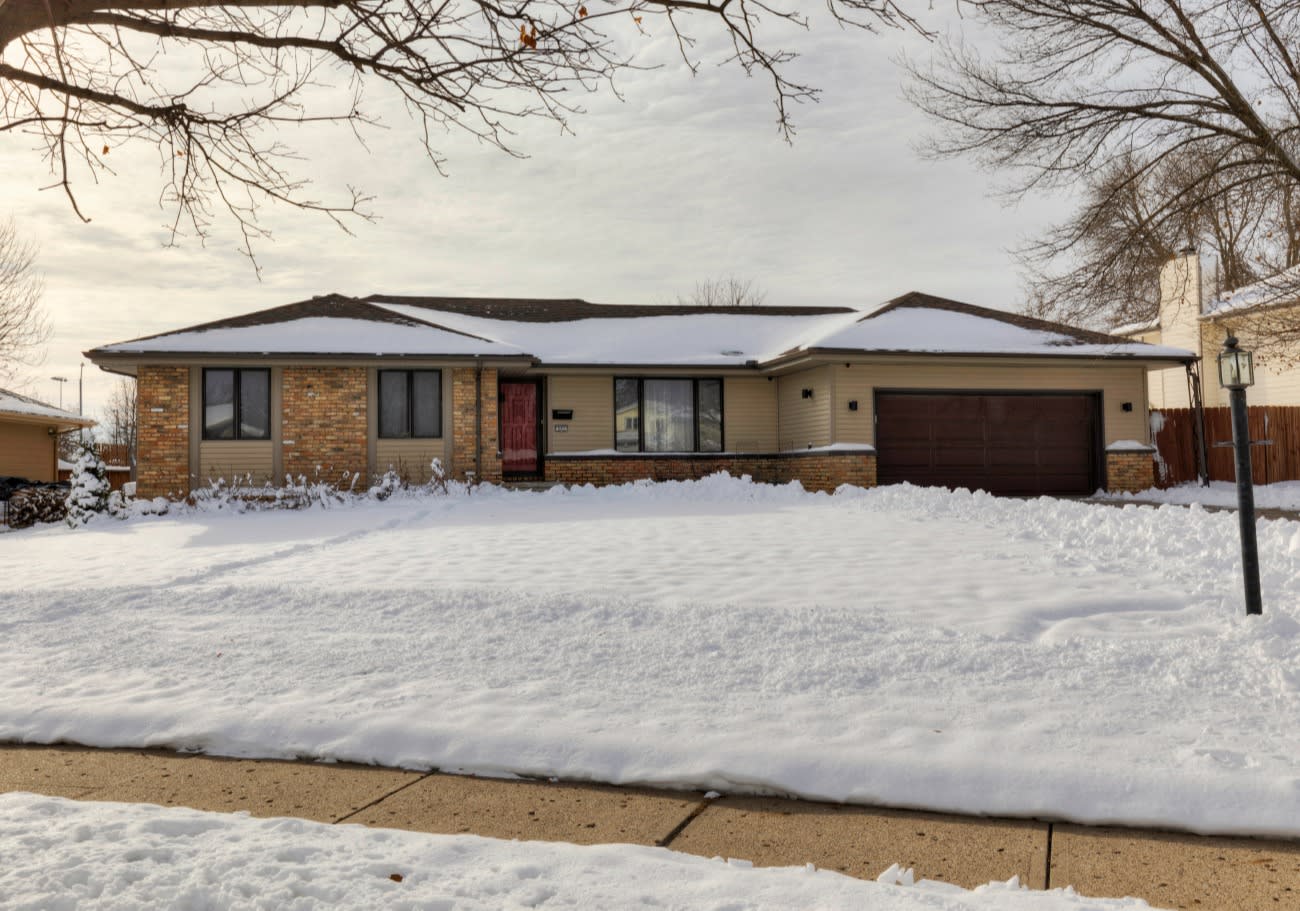 JUST LISTED in Ankeny! Excellent Updated Ranch Home! inception-app-prod/ZGM3MjVjZTgtM2M4OC00YzRiLWE2MTgtYTk0MDhmMTdjMzli/content/2020/12/2-3.jpg