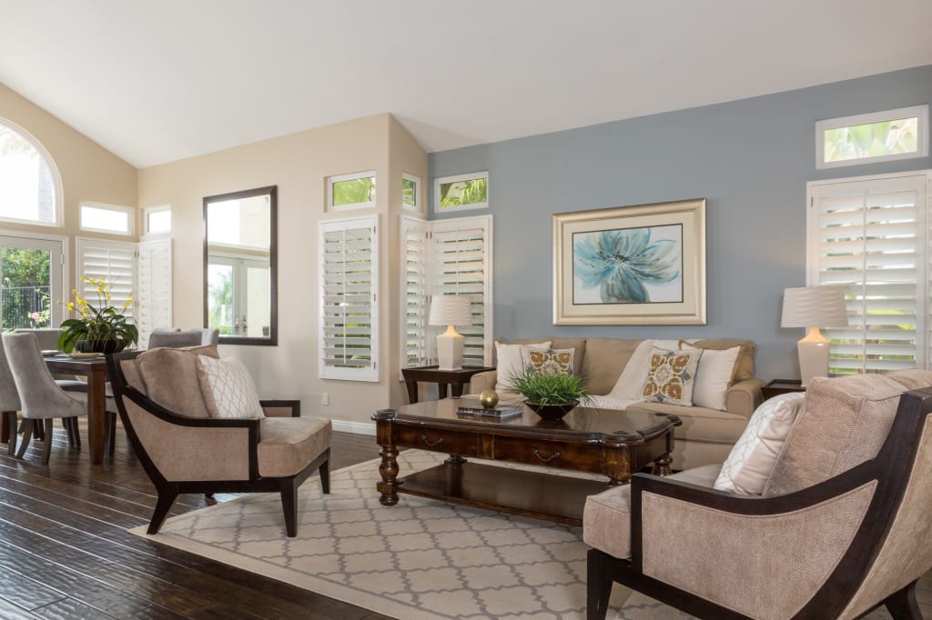 inception-app-prod/M2EwM2VhYjQtNWVlMC00MTg4LTgyNDktNDc4YzM5NWQxMmUy/content/2017/05/home-staging-living-room-orange-county_dngzil.jpeg