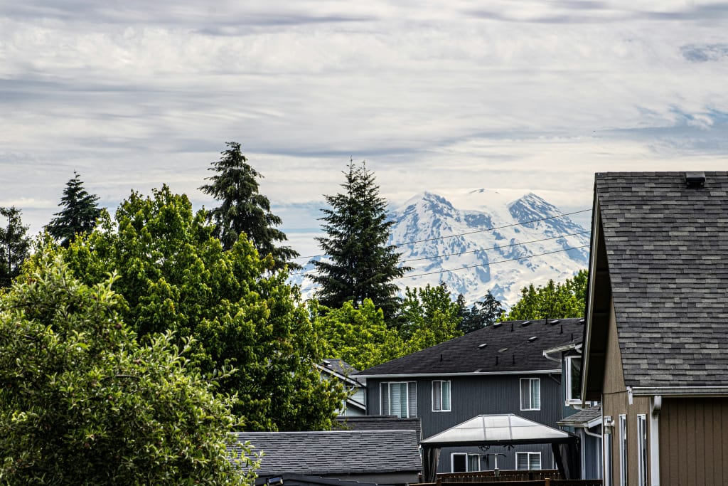 4 Questions to Ask Before Buying a Home inception-app-prod/M2RlZTY1OWEtNjI4OC00NDI2LWI5MWUtNjFiMzIxYTZhZTJi/content/2024/12/f36f10485bfd65954796f75bf52b7909dd41887b.jpg