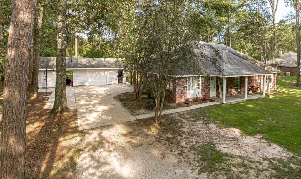 Home for sale in Walker with ACREAGE & WORKSOP! inception-app-prod/MDEzOTk5ZmUtOTYwYi00Mjk2LWFmOWEtNzAyMDliMWJkNmVm/content/2022/08/478edb3419aad997d1dc6325591e6428735215b3.jpg