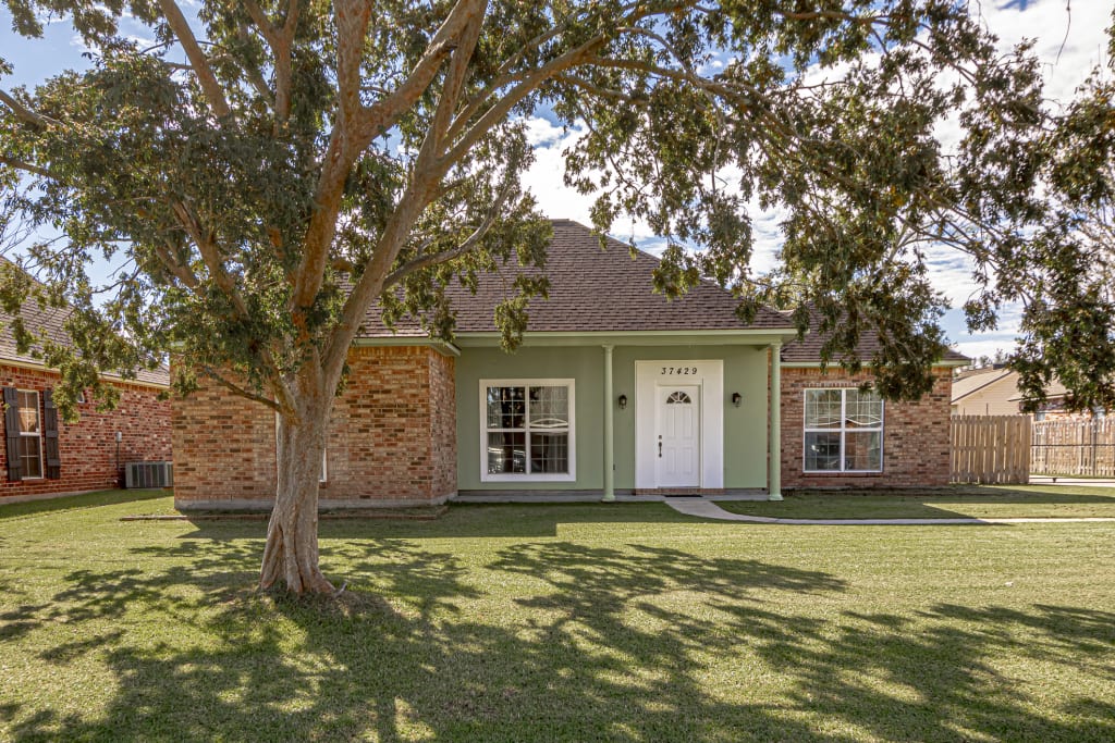 37429 Parkwood Ave. inception-app-prod/MDEzOTk5ZmUtOTYwYi00Mjk2LWFmOWEtNzAyMDliMWJkNmVm/content/2022/11/4a50f65b08d41feea67a36c659de355f7006790e.jpg