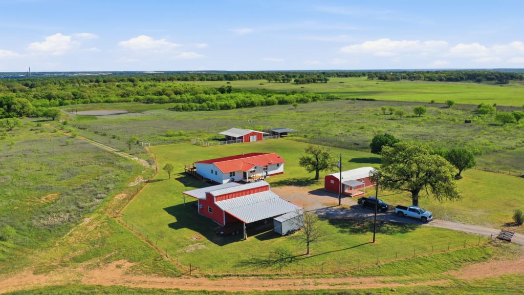 80.87 Ac & Home 1602 CR 309 Eastland, TX 76448 inception-app-prod/MDI2NmQyNDYtMTA0Ny00NGE4LTgzZTktMjU5ZTg1N2FmMTkw/content/2026/06/0eda8c03044a2ccc96bd7247008c3516f028020f.jpg