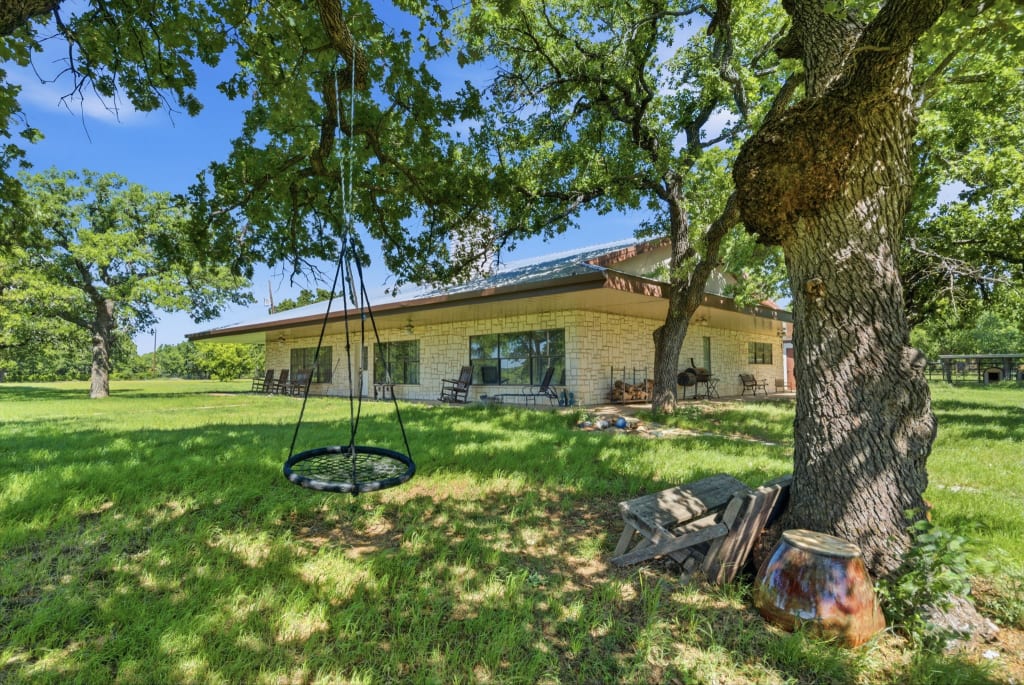 261+/-Acres 601 CR 175 Cisco, TX 76437 inception-app-prod/MDI2NmQyNDYtMTA0Ny00NGE4LTgzZTktMjU5ZTg1N2FmMTkw/content/2026/06/4e00a1032b946c21964ec94ad90cfdef609dba59.jpg