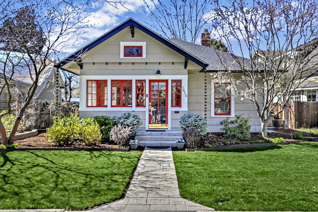 3 Important Reasons to Price Your House to Sell inception-app-prod/MDRiYTdlMGQtYzNkNC00OGUzLWFjNmEtZjQyN2QxZTdjYTU2/content/2024/05/c343b3d5ffa0c20de7fc3c59592c4521e7c67cb7.jpg