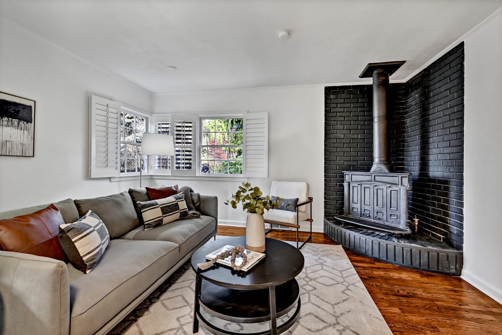 7 Ways to Keep Your Home Showing Its Best in Winter inception-app-prod/MDRiYTdlMGQtYzNkNC00OGUzLWFjNmEtZjQyN2QxZTdjYTU2/content/2025/11/bd9e5561a4885ddeeaee2824fe19d5f343d1d081.jpg