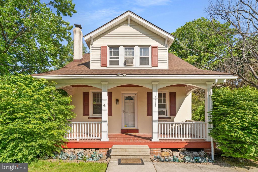 East Norriton Colonial on 0.73 Acres: 3212 Dekalb Pike inception-app-prod/MDg3ZWU4OGQtYmNiMi00MmE4LWEwNjAtOTQyOWNjNDY4ZDNk/content/2026/08/1425180dd6b6dfd869fb90a5425ca98859311256.jpg