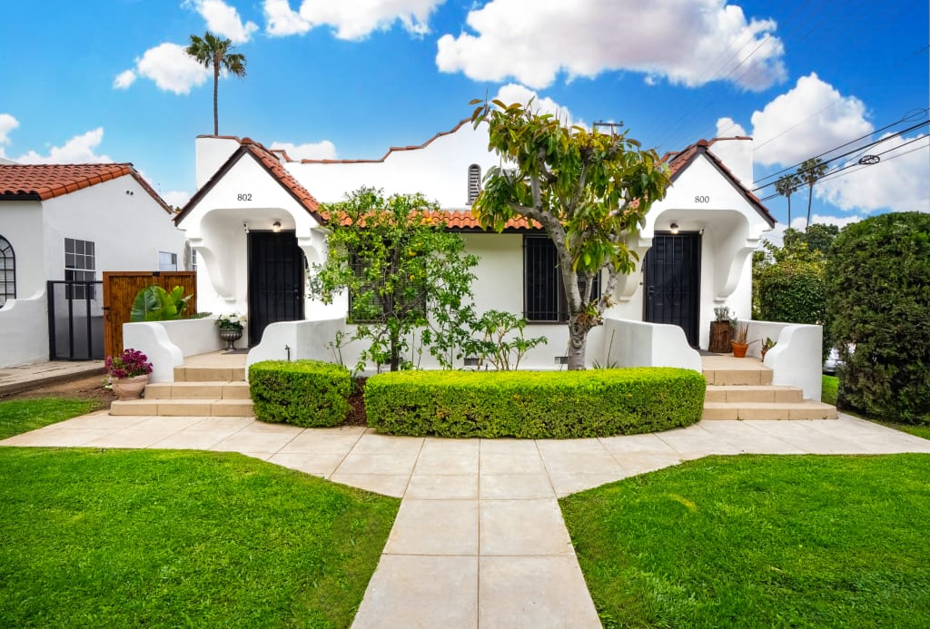 800 N Vista St, Los Angeles, CA 90046 inception-app-prod/MGFkNTExOTUtZDU4Yy00MDJkLTljYTQtNGI1N2NjNWMwOTkw/content/2023/09/9a86b34906095609543b75bff2bc4af83433611a.jpg