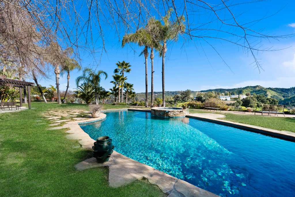 23318 Park Colombo, Calabasas CA 91302 inception-app-prod/MGFkNTExOTUtZDU4Yy00MDJkLTljYTQtNGI1N2NjNWMwOTkw/content/2024/10/db712a9ed0e0285f91463a578eba6f5127877799.jpg