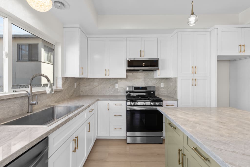 1027 S Bedford St #5, Los Angeles, CA 90035 inception-app-prod/MGFkNTExOTUtZDU4Yy00MDJkLTljYTQtNGI1N2NjNWMwOTkw/content/2025/10/80e0b121e0a493651580d94df3728bba3277c892.jpg