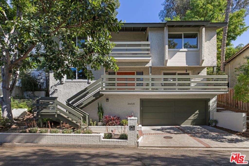 3654 Lavell Dr, Los Angeles, CA 90065 inception-app-prod/MGFkNTExOTUtZDU4Yy00MDJkLTljYTQtNGI1N2NjNWMwOTkw/content/2026/05/cc41d2d0390a8322212fe7a77b32d32f06712041.jpg
