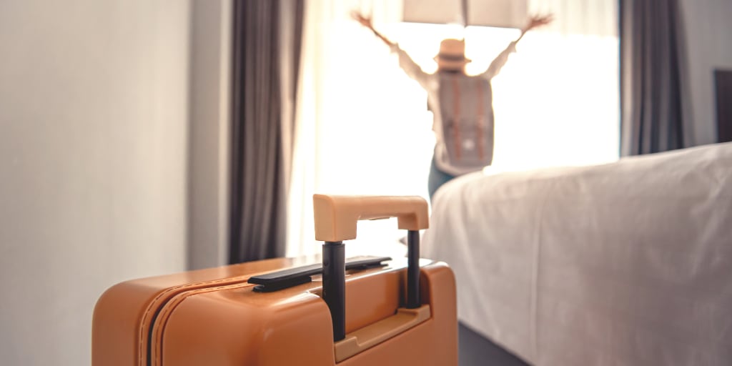 GUEST ROOM TIPS inception-app-prod/MTJjMTc4YzEtY2JiYS00MTdlLWFjZDQtMDg0MGY1NDg2Mjc0/content/2023/04/b20cef0bfb413312adcc29a759ac4a0a6ca6d160.png