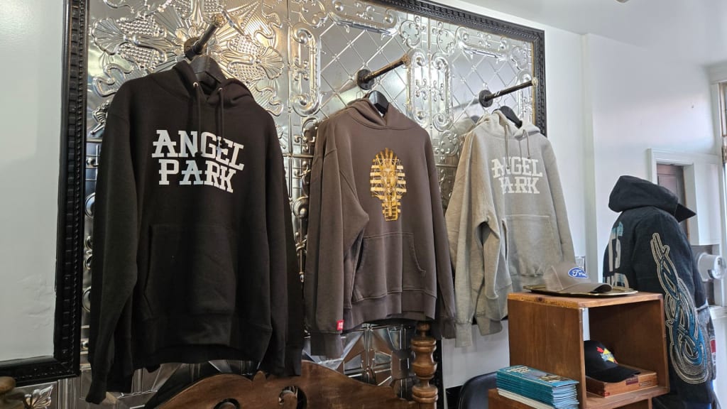 HIDDEN GEM ALERT: INSIDE ANGELS PARK, FELLS POINT'S TRENDIEST BOUTIQUE! inception-app-prod/MjE3YzNlY2MtMTJmZi00MWEzLTljNGMtZDdkYjQxYmFjOGRm/content/2025/01/edd7e77e625d22dfca16538812c3ae57c771756c.jpg